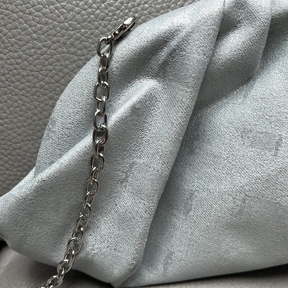 42 Gold - 7018 Silver Clutch with Chain NWT - Picture 3 of 10